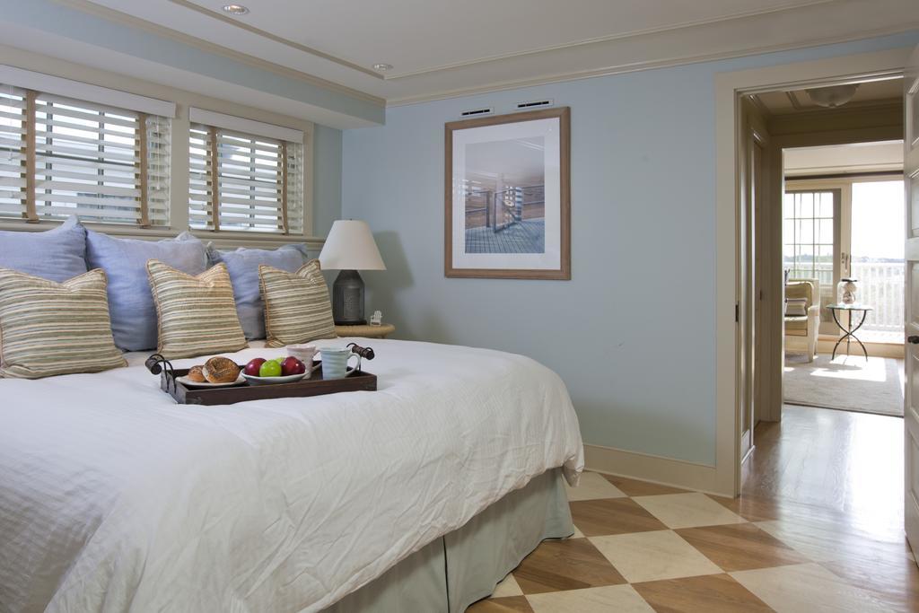 Vineyard Square Hotel And Suites Edgartown Rom bilde